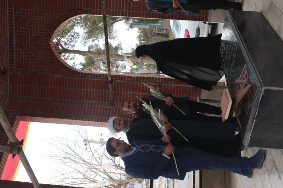  تجدید میثاق اعضای هیئت رییسه دانشگاه فرهنگیان یزد با آرمانهای حضرت امام(ره) و شهدای گرانقدر 2