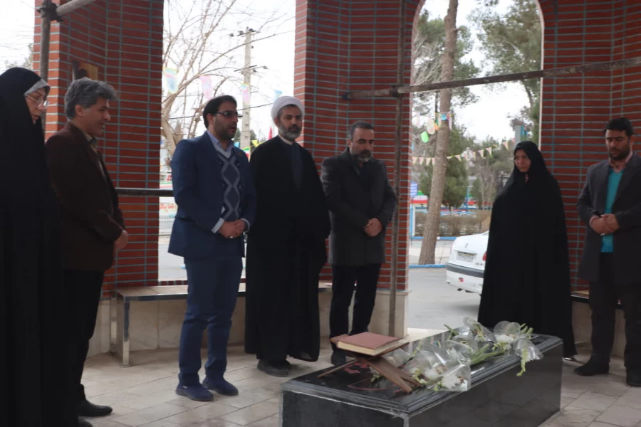  تجدید میثاق اعضای هیئت رییسه دانشگاه فرهنگیان یزد با آرمانهای حضرت امام(ره) و شهدای گرانقدر 5