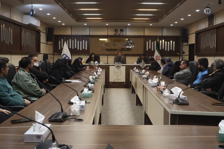 چهارمین دیدار صمیمانه سرپرست دانشگاه فرهنگیان یزد با نیروهای شرکتی و خدماتی پردیس های استانی برگزار شد. 4