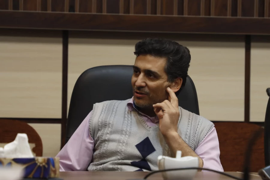 چهارمین دیدار صمیمانه سرپرست دانشگاه فرهنگیان یزد با نیروهای شرکتی و خدماتی پردیس های استانی برگزار شد. 5