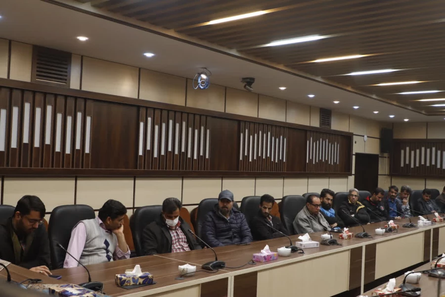 چهارمین دیدار صمیمانه سرپرست دانشگاه فرهنگیان یزد با نیروهای شرکتی و خدماتی پردیس های استانی برگزار شد. 7