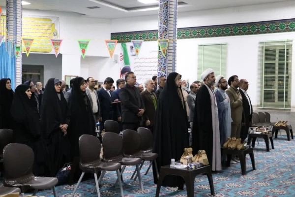 تجلیل و تقدیر از معاون آموزشی پژوهشی و فرهنگی پردیس حضرت فاطمه الزهرا(س) استان یزد به عنوان کارمند نمونه کشوری  2