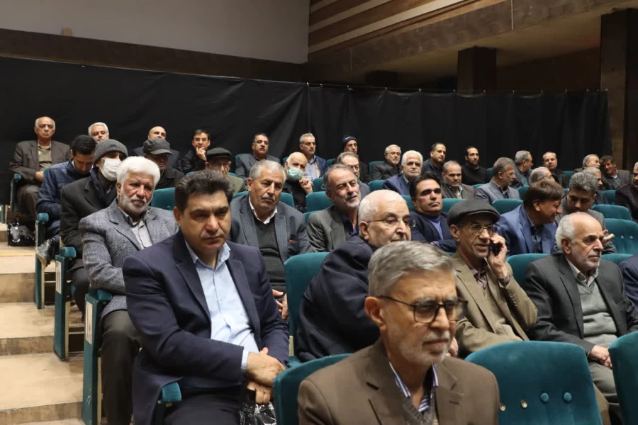 مراسم بزرگداشت شادروان حاج حسن داوودی استاد برجسته استان و دانشگاه و معلم فرهیخته و فرزانه
 9