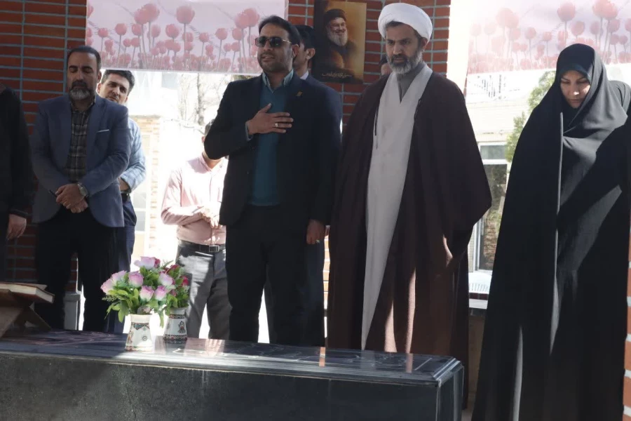  مراسم تجدید میثاق و بزرگداشت شهید خوشنام دانشگاه فرهنگیان یزد برگزار شد.
 5