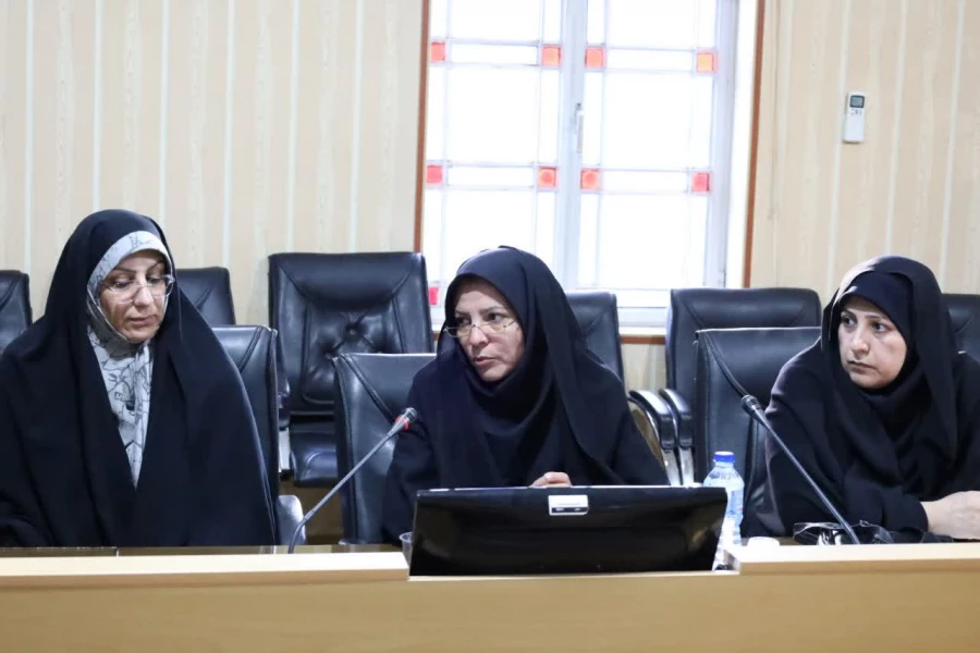 سومین جلسه کمیته راهبری کارورزی استان یزد برگزار شد.
 10