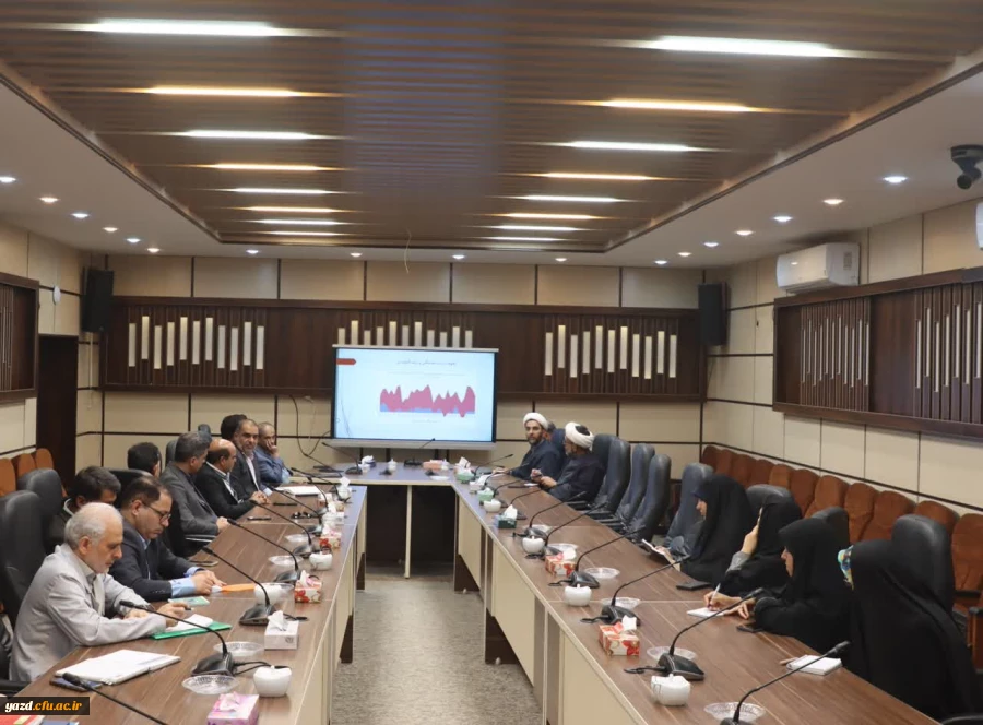 نشست هم اندیشی و تبیینی اساتید با عنوان چالش ها و راهکارهای سرمایه گذاری برای تولید در اقتصاد مقاومتی در دانشگاه فرهنگیان یزد برگزار شد.
 3