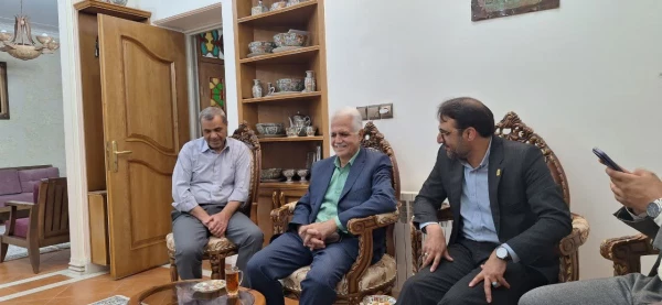 دیدار سرپرست دانشگاه فرهنگیان یزد با پیشکسوت فاخر آموزش و پرورش استان و مدرس مرکز تربیت معلم شهید پاک نژاد یزد 3