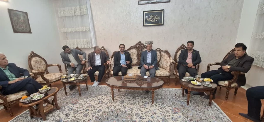 دیدار سرپرست دانشگاه فرهنگیان یزد با پیشکسوت فاخر آموزش و پرورش استان و مدرس مرکز تربیت معلم شهید پاک نژاد یزد 7