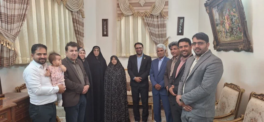 دیدار سرپرست و مدیران دانشگاه فرهنگیان یزد با رییس اسبق مرکز تربیت معلم حضرت فاطمه الزهرا(س) و اولین سرپرست پردیس خواهران دانشگاه فرهنگیان یزد 2