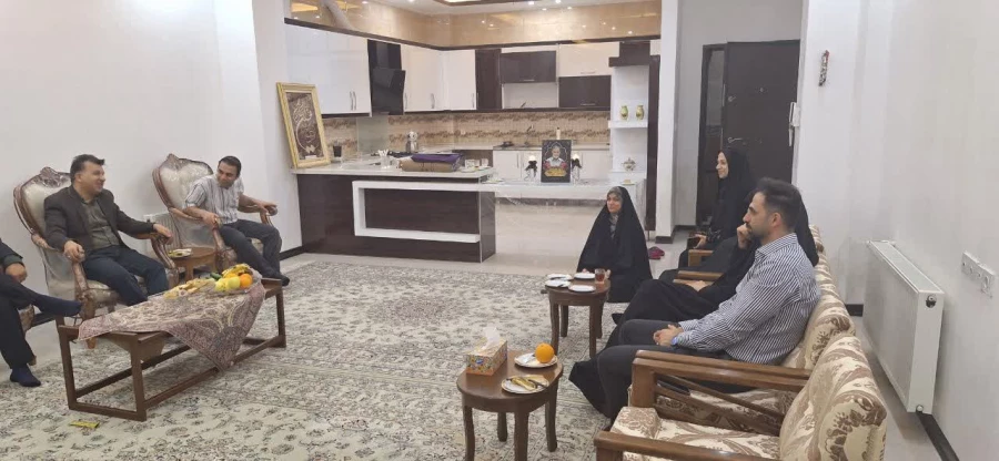 دیدار سرپرست و مدیران دانشگاه فرهنگیان یزد با خانواده فرهیخته و برجسته و پیشکسوت تربیت معلم و آموزش و پرورش شادروان استاد حسن داودی و تقدیر و تجلیل از مجاهدت های ایشان  4