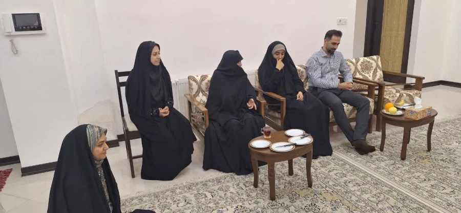 دیدار سرپرست و مدیران دانشگاه فرهنگیان یزد با خانواده فرهیخته و برجسته و پیشکسوت تربیت معلم و آموزش و پرورش شادروان استاد حسن داودی و تقدیر و تجلیل از مجاهدت های ایشان  6