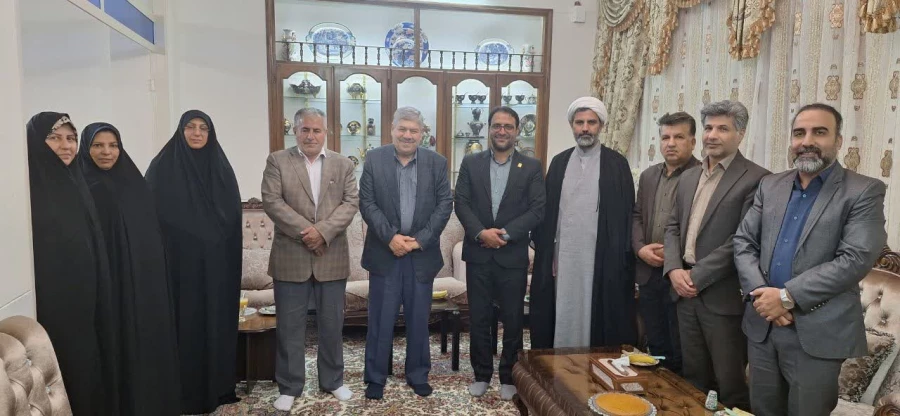 دیدار سرپرست و مدیران دانشگاه فرهنگیان یزد با مدرس و معلم برجسته کشوری و پیشکسوت فاخر آموزش و پرورش استان 7