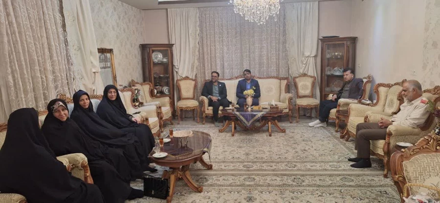 دیدار سرپرست و مدیران دانشگاه فرهنگیان یزد با رییس اسبق مرکز تربیت معلم حضرت فاطمه الزهرا(س) یزد
 2