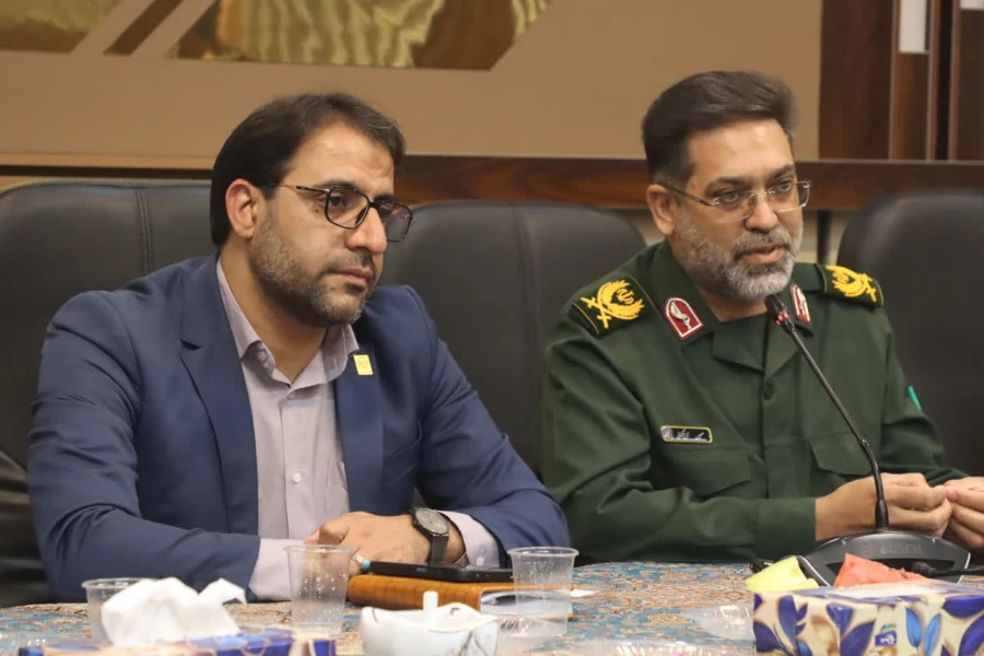  با حضور فرمانده سپاه الغدیر یزد، عطر کرامت و تجلیل از منزلت معلم و استاد در دانشگاه فرهنگیان یزد پیچید 

 2