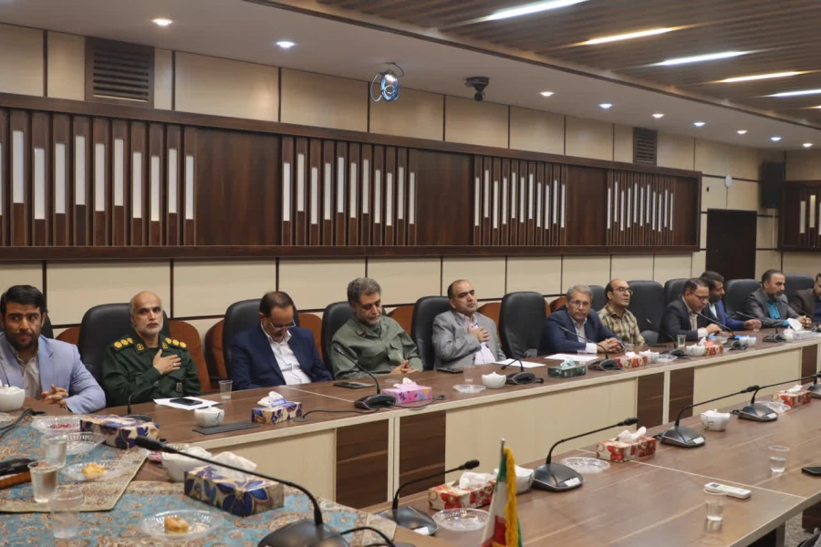  با حضور فرمانده سپاه الغدیر یزد، عطر کرامت و تجلیل از منزلت معلم و استاد در دانشگاه فرهنگیان یزد پیچید 

 6