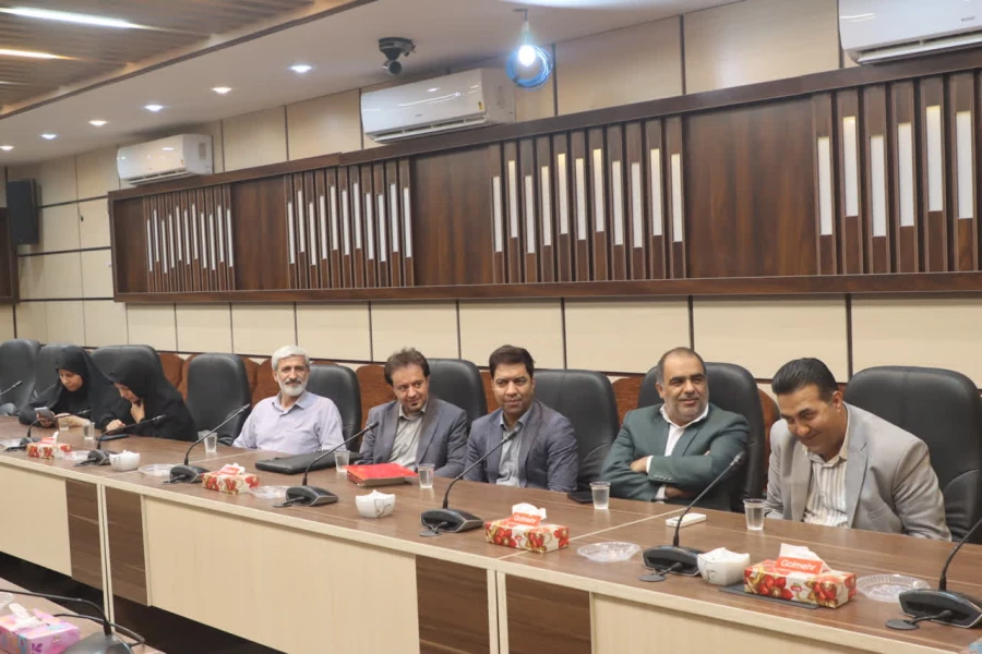  با حضور فرمانده سپاه الغدیر یزد، عطر کرامت و تجلیل از منزلت معلم و استاد در دانشگاه فرهنگیان یزد پیچید 

 7