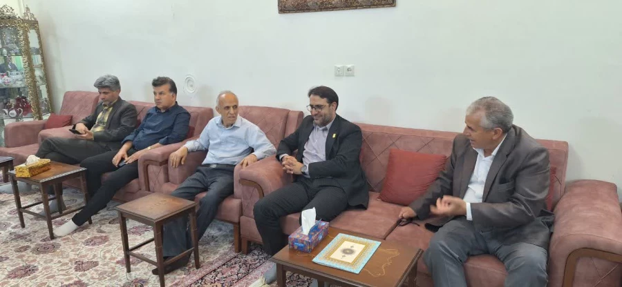 دیدار سرپرست دانشگاه فرهنگیان یزد با مدرس پیشکسوت مرکز تربیت معلم شهید پاک نژاد یزد 3