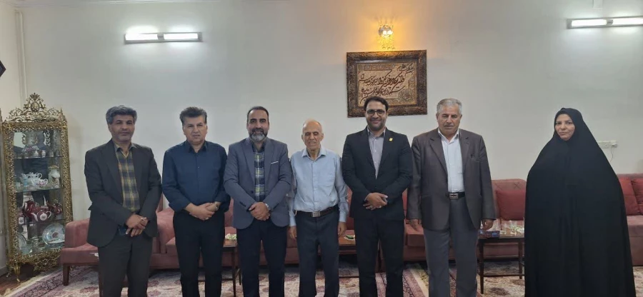 دیدار سرپرست دانشگاه فرهنگیان یزد با مدرس پیشکسوت مرکز تربیت معلم شهید پاک نژاد یزد 6