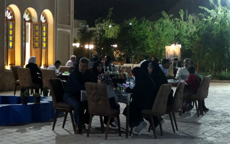 مراسم دیدار صمیمانه و تقدیر و تجلیل سرپرست و مدیران دانشگاه از اعضای هیات علمی و اساتید پیشکسوت دانشگاه فرهنگیان یزد برگزار شد. 7