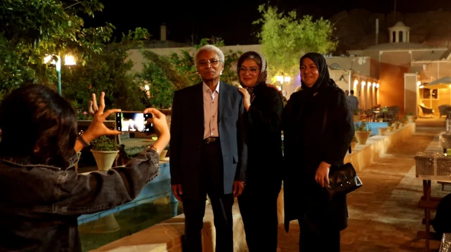 مراسم دیدار صمیمانه و تقدیر و تجلیل سرپرست و مدیران دانشگاه از اعضای هیات علمی و اساتید پیشکسوت دانشگاه فرهنگیان یزد برگزار شد. 13