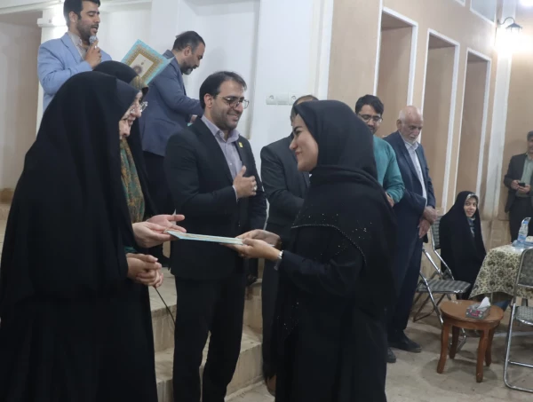 دیدار صمیمانه سرپرست و مدیران دانشگاه با معاونان و کارشناسان آموزش پردیس های استانی و تقدیر از تلاش ها و زحمات ارزشمند آنان برگزار شد.  10