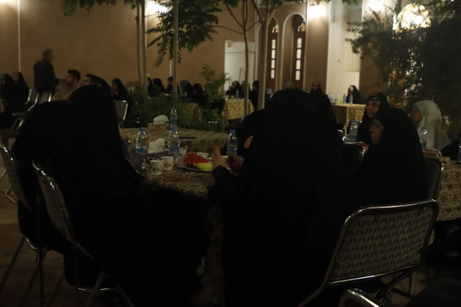 آیین تجلیل از حافظان و سرآمدان قرآنی پردیس حضرت فاطمه الزهرا (س) دانشگاه فرهنگیان یزد برگزار شد.
 6