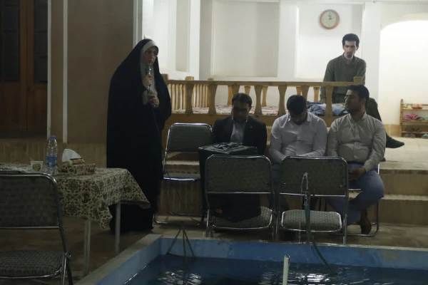 آیین تجلیل از حافظان و سرآمدان قرآنی پردیس حضرت فاطمه الزهرا (س) دانشگاه فرهنگیان یزد برگزار شد.
 4