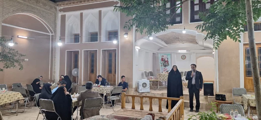 دیدار صمیمانه سرپرست و مدیران دانشگاه با معاونان امور دانشجویی، سرپرستان شبانه روزی و کارشناسان دانشجویی پردیس های استانی و تقدیر از تلاش ها و زحمات ارزشمند آنان  11