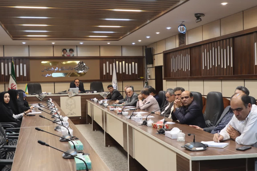 سلسه نشست ها و گفتگوهای علمی با محوریت صلاحیت های معلمی در دانشگاه فرهنگیان یزد برگزار شد.
 4