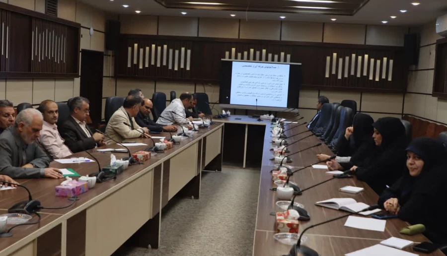 سلسه نشست ها و گفتگوهای علمی با محوریت صلاحیت های معلمی در دانشگاه فرهنگیان یزد برگزار شد.
 8