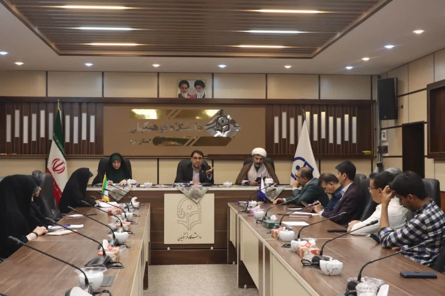   صد و چهلمین جلسه شورای فرهنگی اجتماعی دانشگاه فرهنگیان یزد برگزار شد.
 4