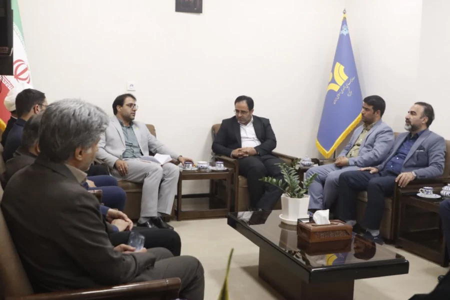 نشست هم اندیشی سرپرست و اعضای هیئت رئیسه دانشگاه فرهنگیان یزد با مدیر کل صدا و سیما مرکز یزد برگزار شد.
 7