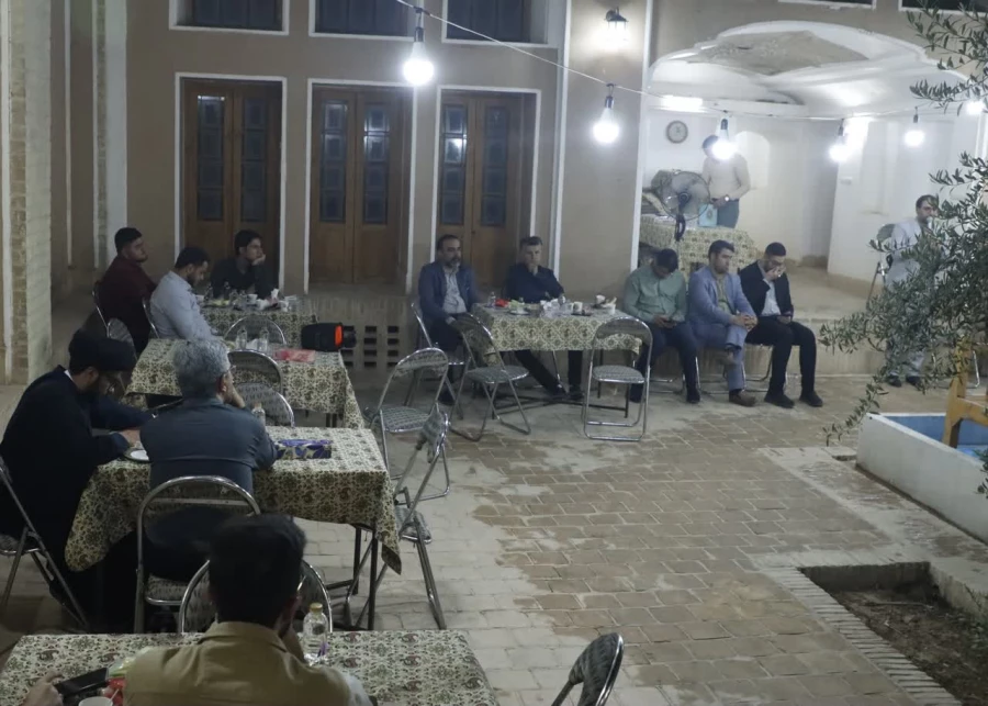 آیین تجلیل از حافظان و سرآمدان قرآنی  پردیس شهیدان پاک نژاد دانشگاه فرهنگیان یزد برگزار شد. 
 3