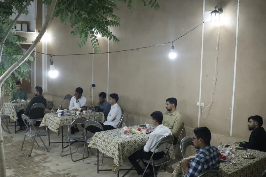 آیین تجلیل از حافظان و سرآمدان قرآنی  پردیس شهیدان پاک نژاد دانشگاه فرهنگیان یزد برگزار شد. 
 5