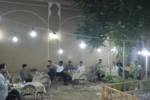 آیین تجلیل از حافظان و سرآمدان قرآنی  پردیس شهیدان پاک نژاد دانشگاه فرهنگیان یزد برگزار شد. 
 6