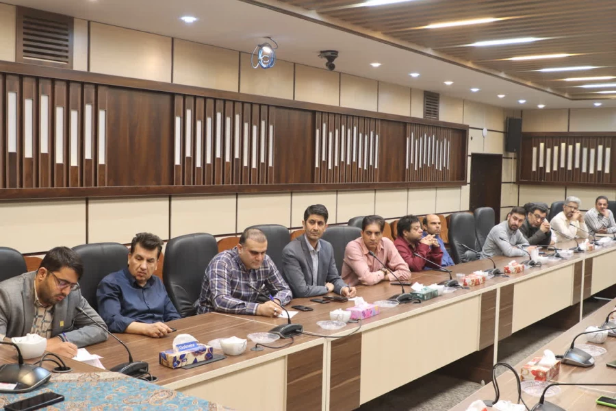 اولین نشست صمیمانه سرپرست جدید دانشگاه فرهنگیان یزد با همکاران پردیس شهیدان پاک نژاد برگزار شد.
 2