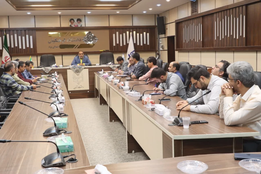 اولین نشست صمیمانه سرپرست جدید دانشگاه فرهنگیان یزد با همکاران پردیس شهیدان پاک نژاد برگزار شد.
 4