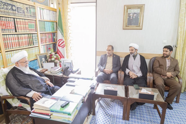 دیدار سرپرست جدید دانشگاه فرهنگیان یزد با نماینده ولی فقیه در استان و امام جمعه یزد
 6