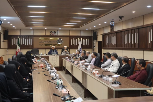  کارگاه آموزشی "نقش من در ساختن آینده ایران" با تمرکز بر چالش های جمعیتی 
 7