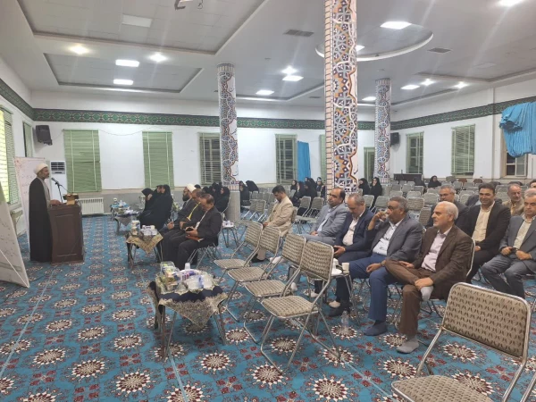 گردهمایی و نشست هماهنگی و هم افزایی اساتید پردیس های استانی دانشگاه برگزار شد.
 8