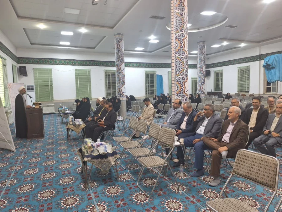 گردهمایی و نشست هماهنگی و هم افزایی اساتید پردیس های استانی دانشگاه برگزار شد.
 8