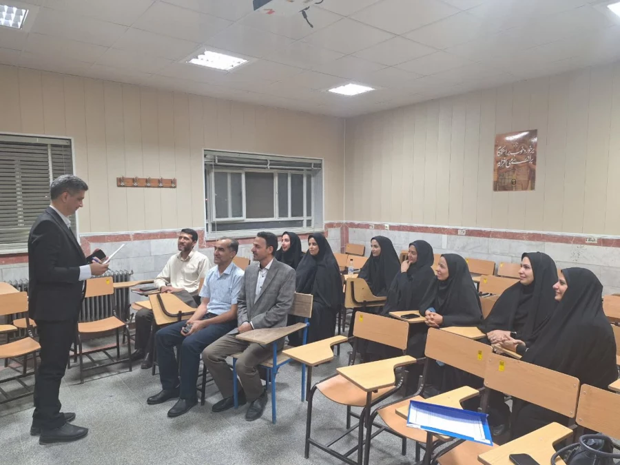 گردهمایی و نشست هماهنگی و هم افزایی اساتید پردیس های استانی دانشگاه برگزار شد.
 2