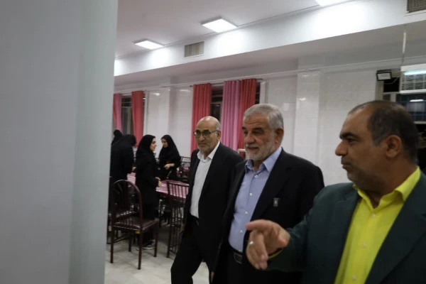 بازدید نماینده مردم یزد، اشکذر، زارچ و بخش ندوشن در مجلس شورای اسلامی به همراه مدیرکل آموزش و پرورش استان یزد از پردیس حضرت فاطمه الزهرا(س)  2