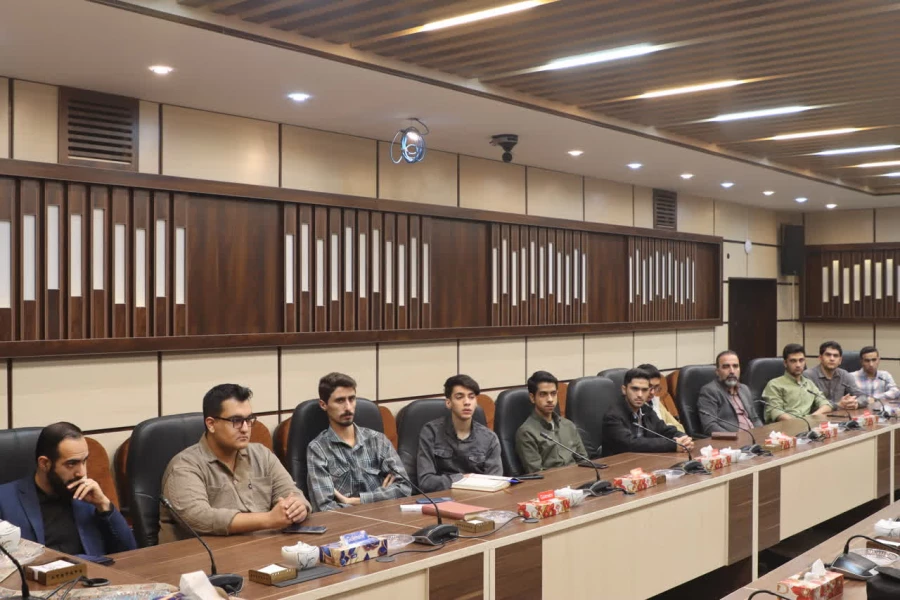  نشست هم اندیشی دبیران انجمن ها، کانون ها و فعالان فرهنگی پردیس های استانی دانشگاه فرهنگیان یزد با معاون فرهنگی و تربیتی سازمان مرکزی دانشگاه فرهنگیان  13