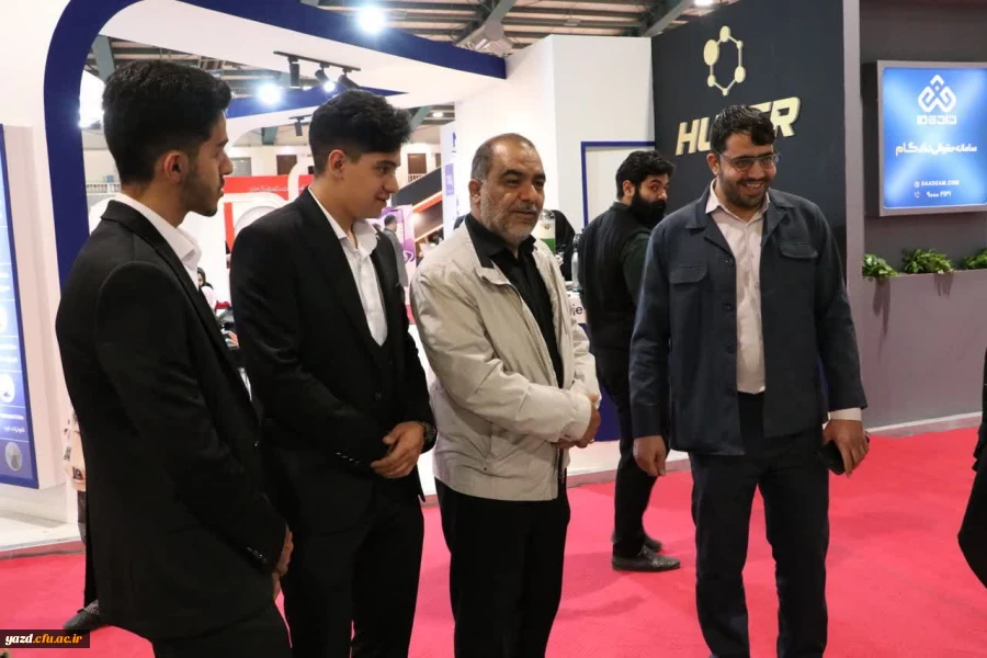 حضور دانشگاه فرهنگیان استان یزد در یازدهمین نمایشگاه پژوهش، فناوری و نوآوری استان یزد(فن بازار) 5