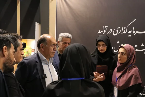 حضور دانشگاه فرهنگیان استان یزد در یازدهمین نمایشگاه پژوهش، فناوری و نوآوری استان یزد(فن بازار) 6