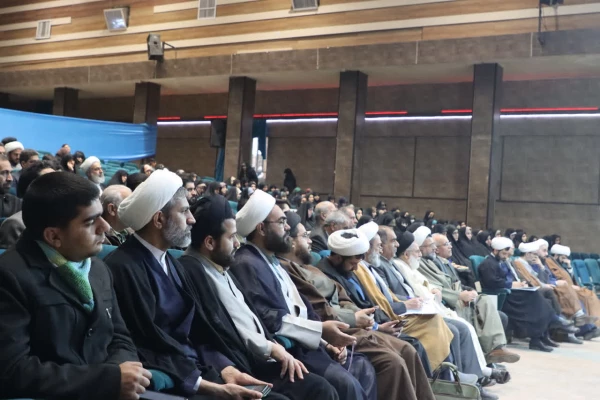 برگزاری مراسم بصیرت و استقامت در دانشگاه فرهنگیان یزد 4
